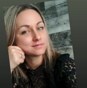 Meet your Posher, Genevieve